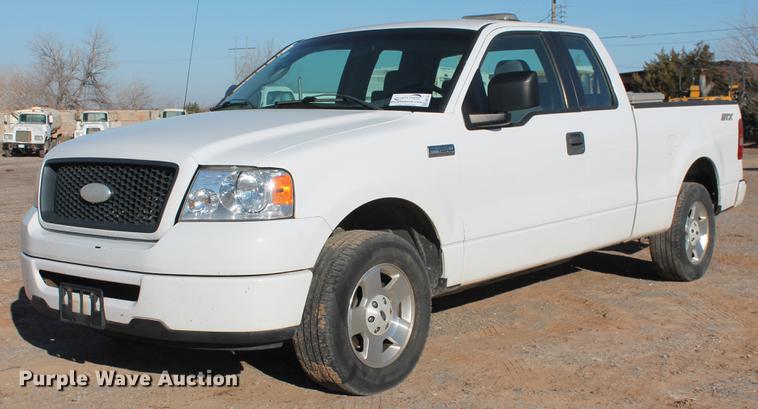 image for item DB5152 2006 Ford F150 STX SuperCab pickup truck