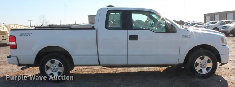 image for item DB5152 2006 Ford F150 STX SuperCab pickup truck