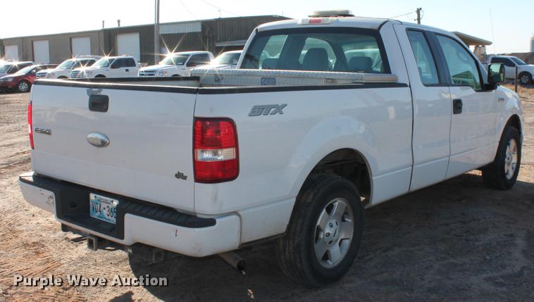 image for item DB5152 2006 Ford F150 STX SuperCab pickup truck