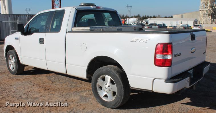 image for item DB5152 2006 Ford F150 STX SuperCab pickup truck