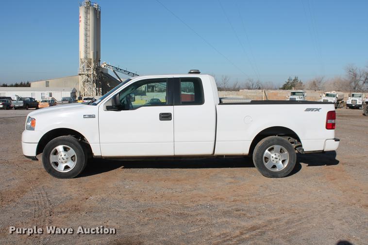 image for item DB5152 2006 Ford F150 STX SuperCab pickup truck