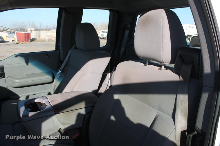 image for item DB5152 2006 Ford F150 STX SuperCab pickup truck