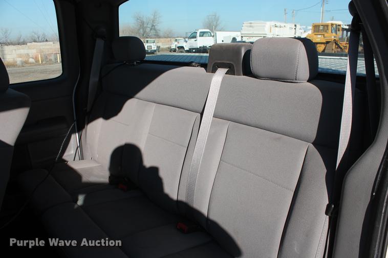 image for item DB5152 2006 Ford F150 STX SuperCab pickup truck