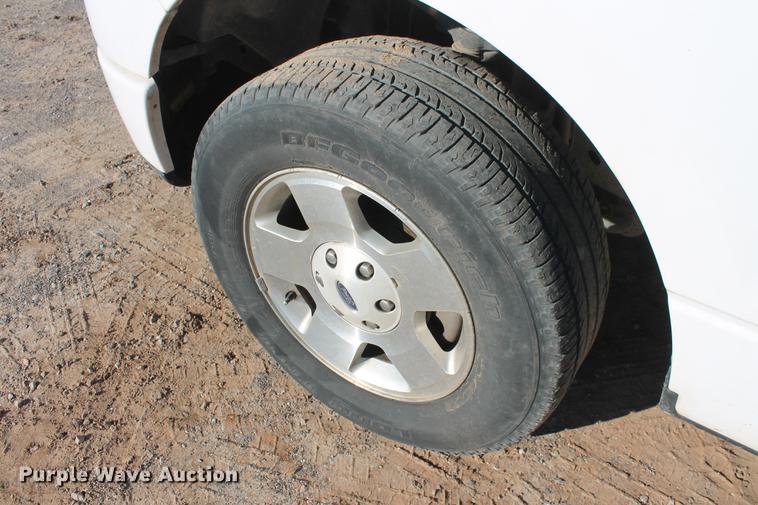 image for item DB5152 2006 Ford F150 STX SuperCab pickup truck