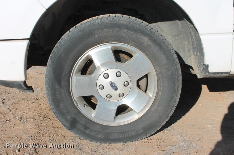 image for item DB5152 2006 Ford F150 STX SuperCab pickup truck