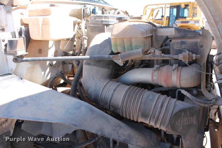 image for item DB5165 2002 GMC C6500 box truck