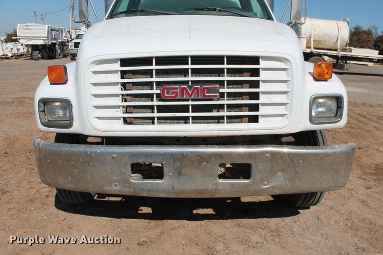 image for item DB5165 2002 GMC C6500 box truck