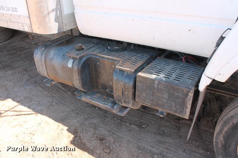 image for item DB5165 2002 GMC C6500 box truck