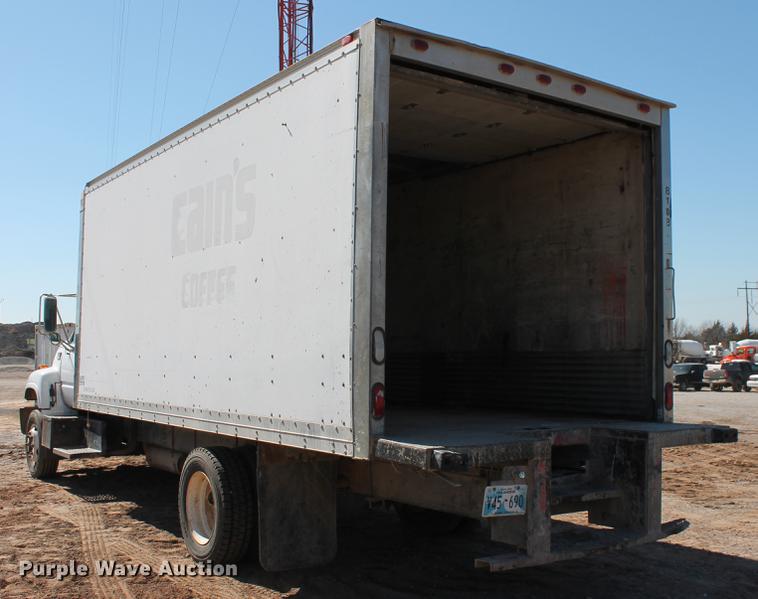 image for item DB5165 2002 GMC C6500 box truck