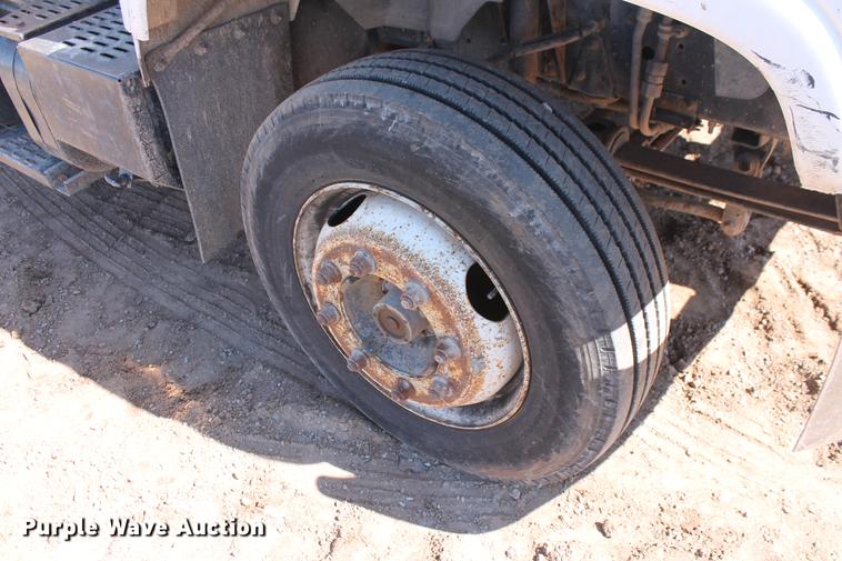 image for item DB5165 2002 GMC C6500 box truck