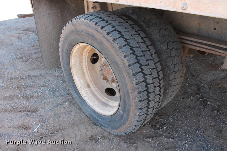 image for item DB5165 2002 GMC C6500 box truck