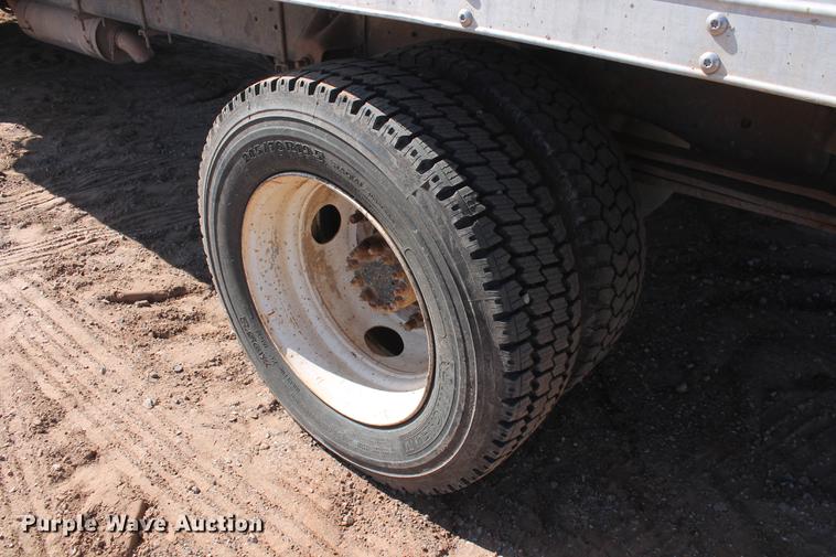 image for item DB5165 2002 GMC C6500 box truck