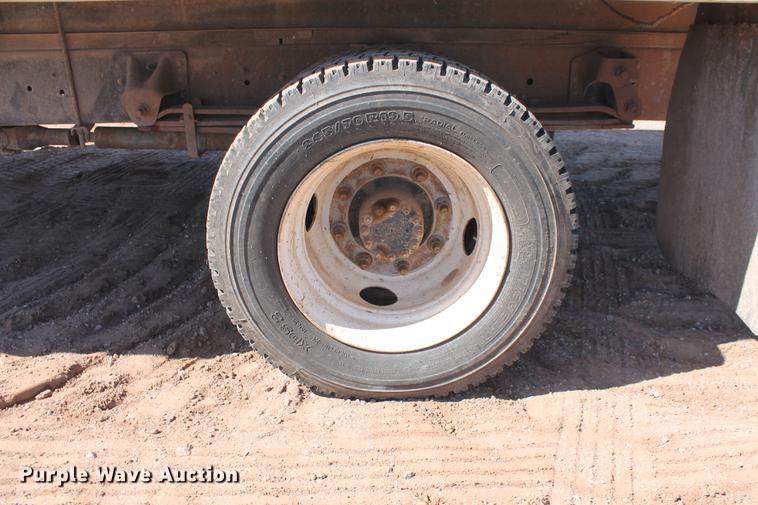 image for item DB5165 2002 GMC C6500 box truck