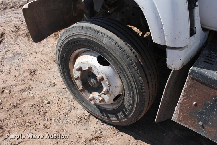 image for item DB5165 2002 GMC C6500 box truck