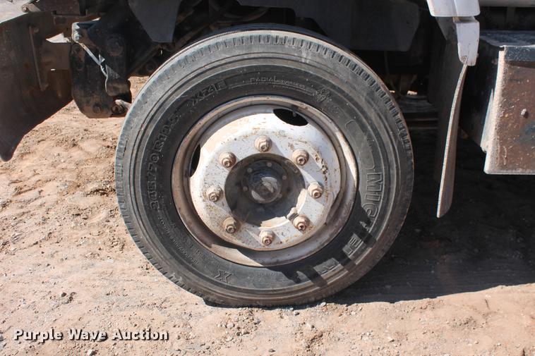 image for item DB5165 2002 GMC C6500 box truck