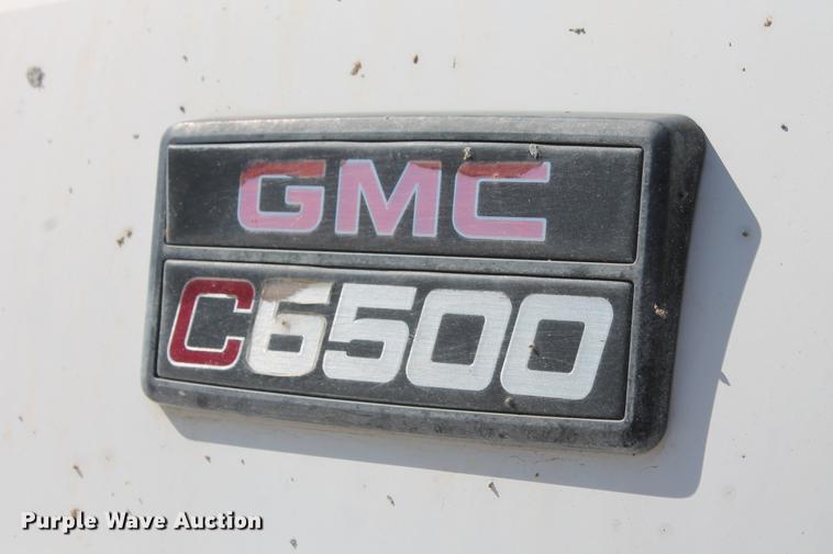 image for item DB5165 2002 GMC C6500 box truck