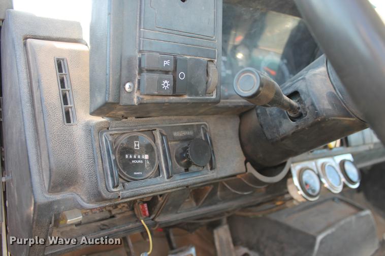 image for item DB5166 1991 GMC TopKick truck cab and chassis