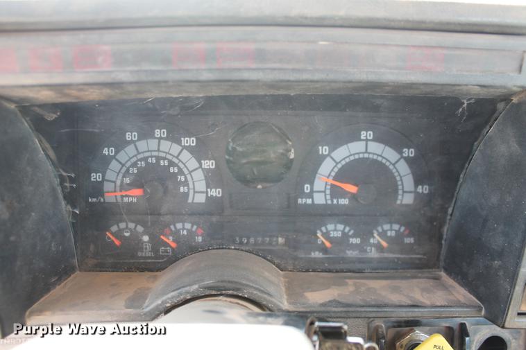 image for item DB5166 1991 GMC TopKick truck cab and chassis