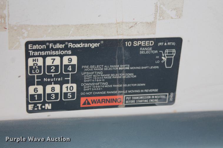 image for item DB5166 1991 GMC TopKick truck cab and chassis