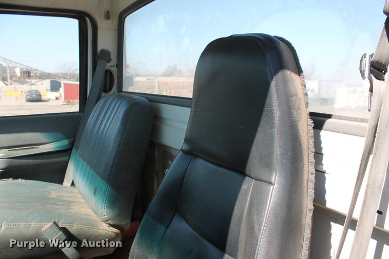 image for item DB5166 1991 GMC TopKick truck cab and chassis