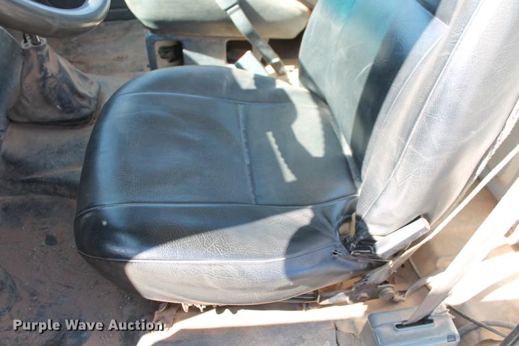 image for item DB5166 1991 GMC TopKick truck cab and chassis