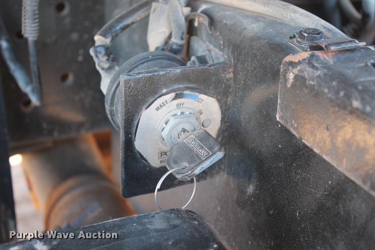 image for item DB5166 1991 GMC TopKick truck cab and chassis