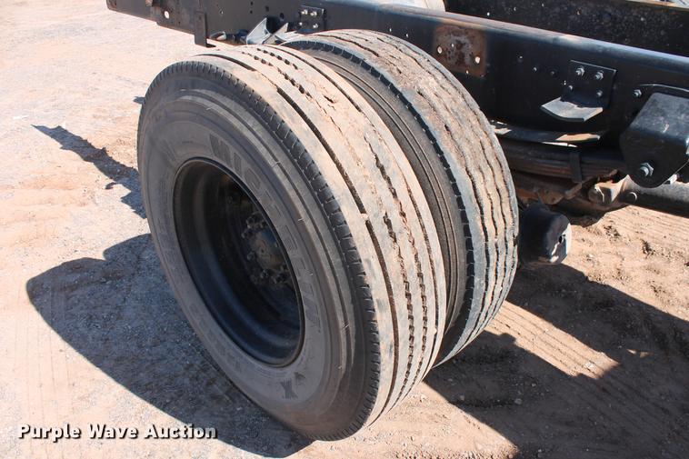 image for item DB5166 1991 GMC TopKick truck cab and chassis