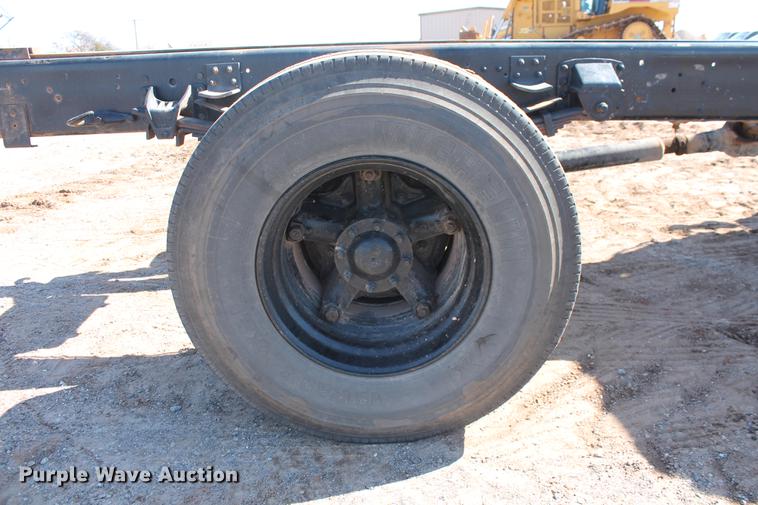 image for item DB5166 1991 GMC TopKick truck cab and chassis