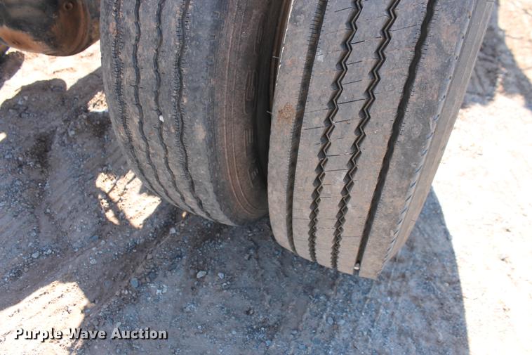 image for item DB5166 1991 GMC TopKick truck cab and chassis