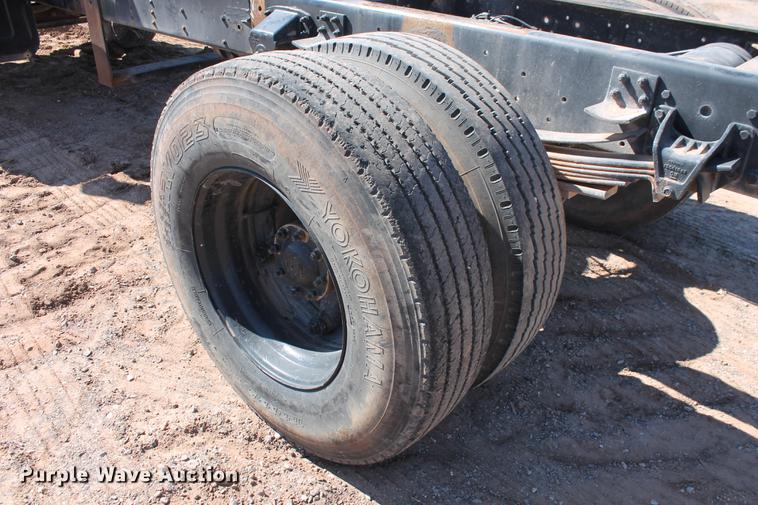 image for item DB5166 1991 GMC TopKick truck cab and chassis