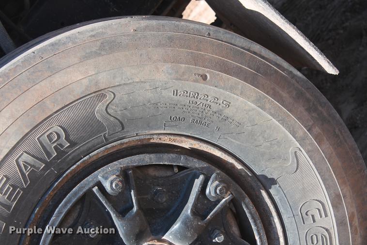 image for item DB5166 1991 GMC TopKick truck cab and chassis