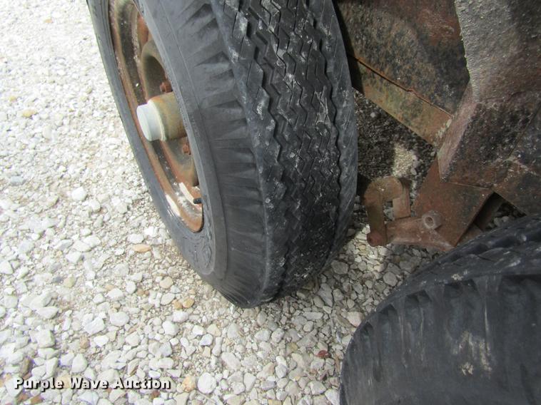 image for item DB5951 1994 Hull equipment trailer