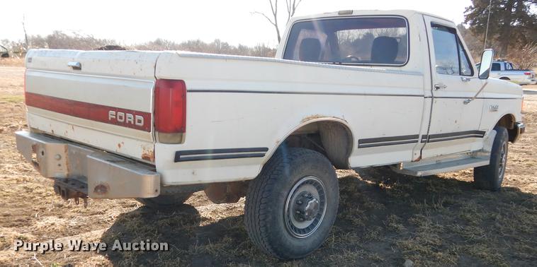 image for item DC0305 1990 Ford F250 XLT Lariat pickup truck