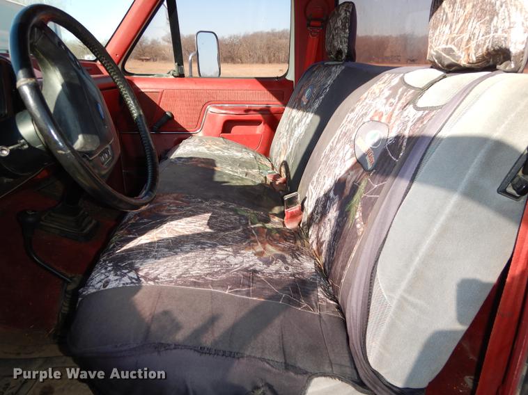 image for item DC0305 1990 Ford F250 XLT Lariat pickup truck