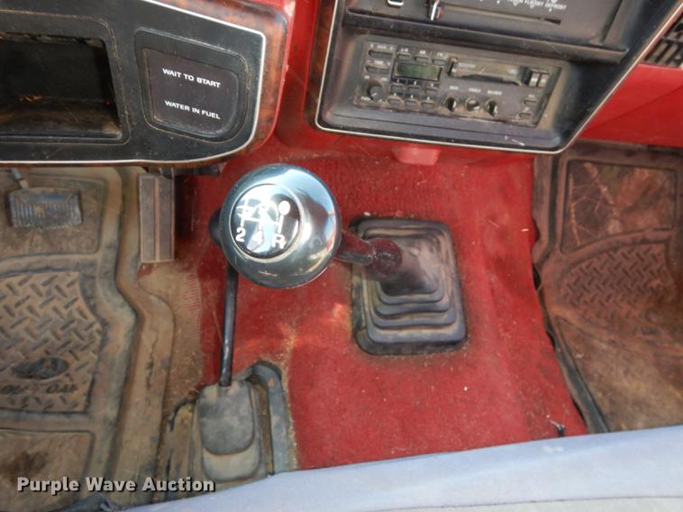 image for item DC0305 1990 Ford F250 XLT Lariat pickup truck