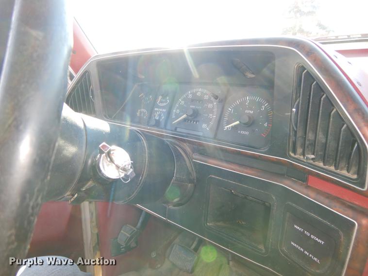 image for item DC0305 1990 Ford F250 XLT Lariat pickup truck