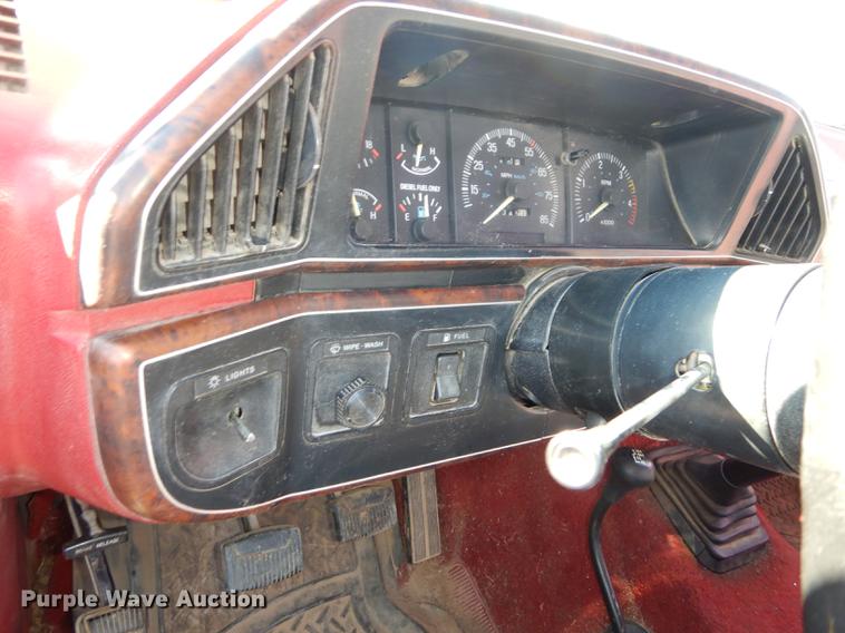 image for item DC0305 1990 Ford F250 XLT Lariat pickup truck