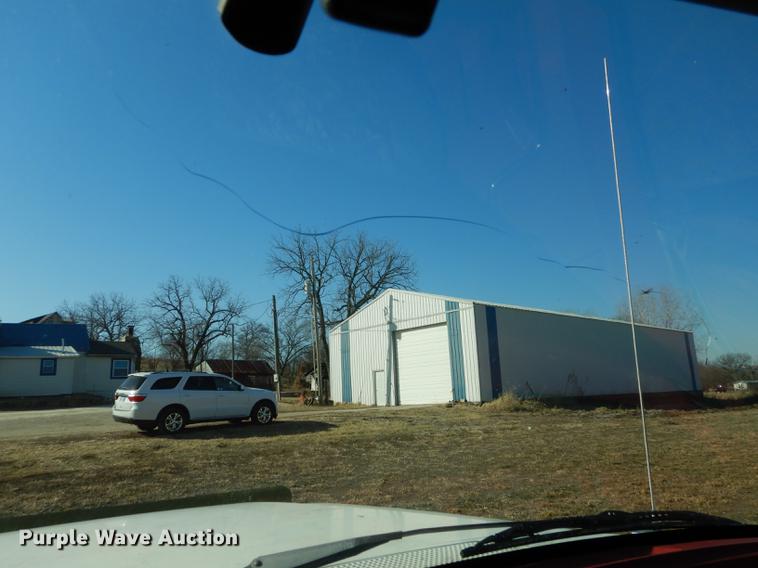 image for item DC0305 1990 Ford F250 XLT Lariat pickup truck