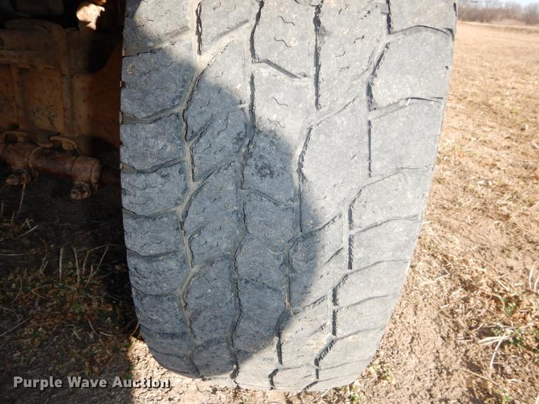 image for item DC0305 1990 Ford F250 XLT Lariat pickup truck