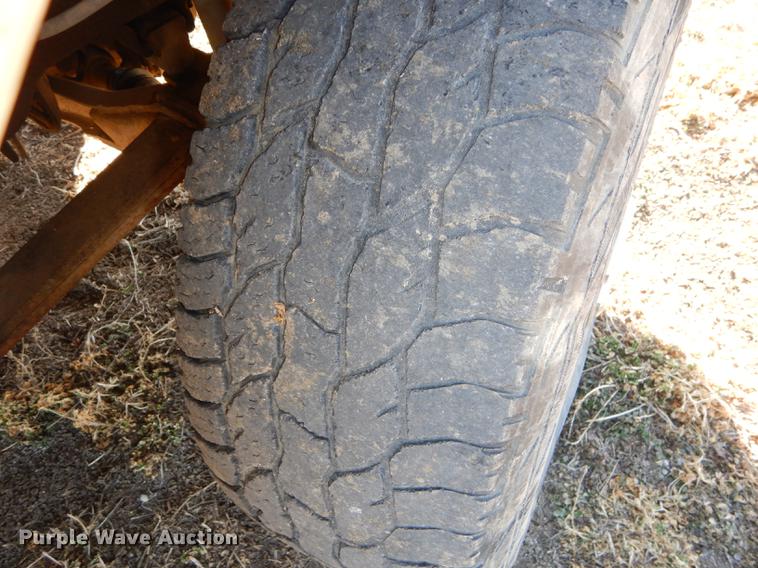 image for item DC0305 1990 Ford F250 XLT Lariat pickup truck