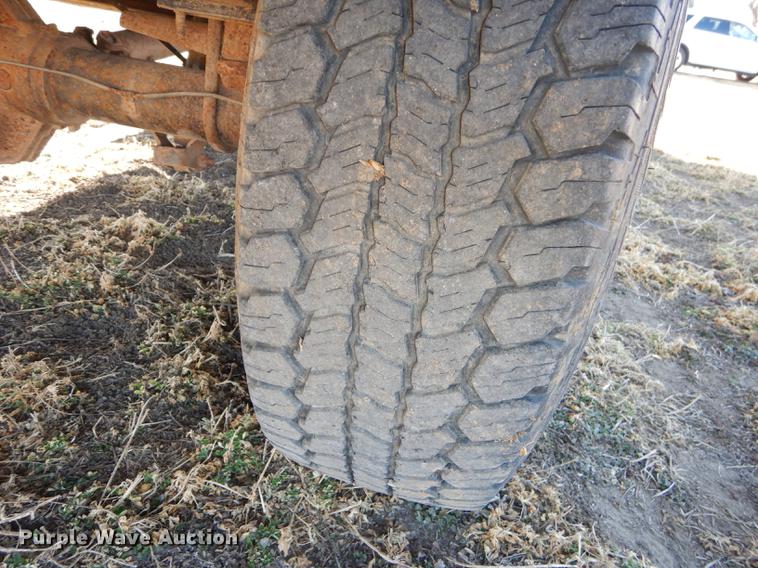 image for item DC0305 1990 Ford F250 XLT Lariat pickup truck