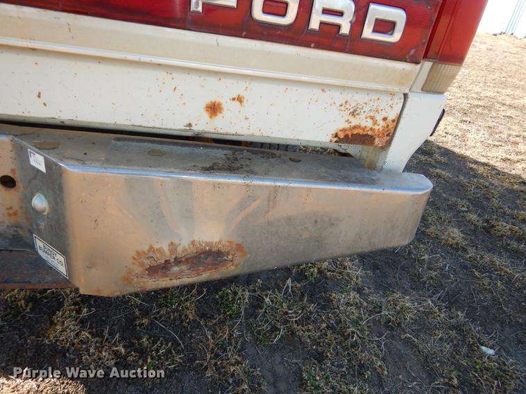 image for item DC0305 1990 Ford F250 XLT Lariat pickup truck