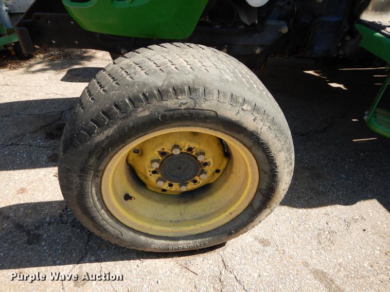 image for item DC0349 2006 John Deere 4520 tractor