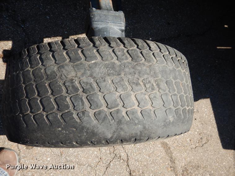 image for item DC0349 2006 John Deere 4520 tractor