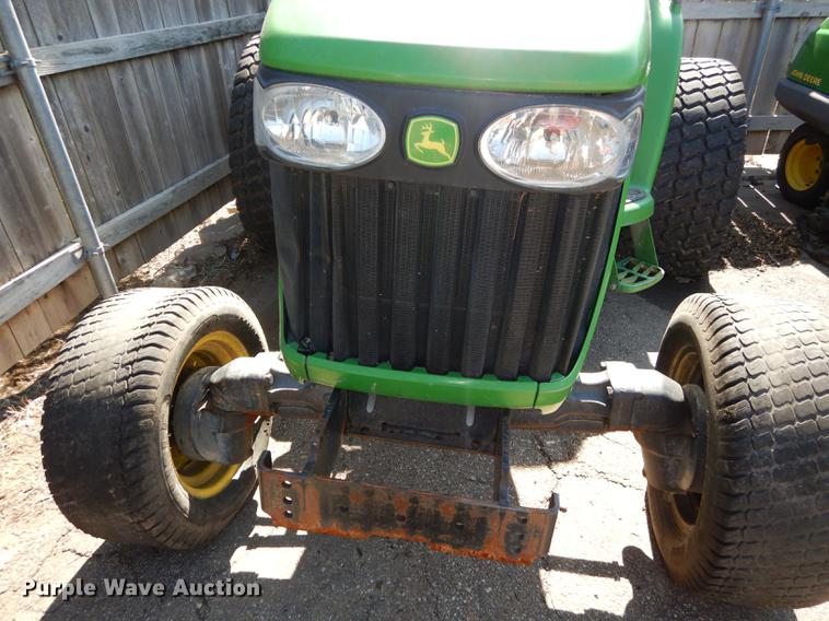 image for item DC0349 2006 John Deere 4520 tractor