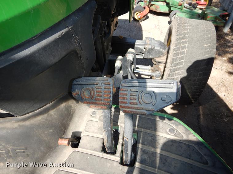 image for item DC0349 2006 John Deere 4520 tractor