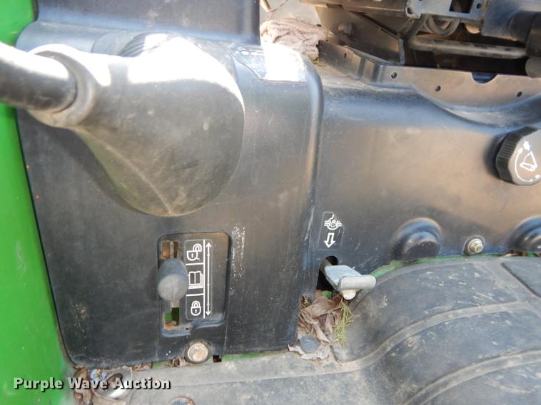 image for item DC0349 2006 John Deere 4520 tractor