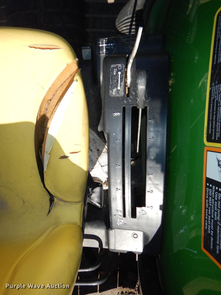 image for item DC0349 2006 John Deere 4520 tractor