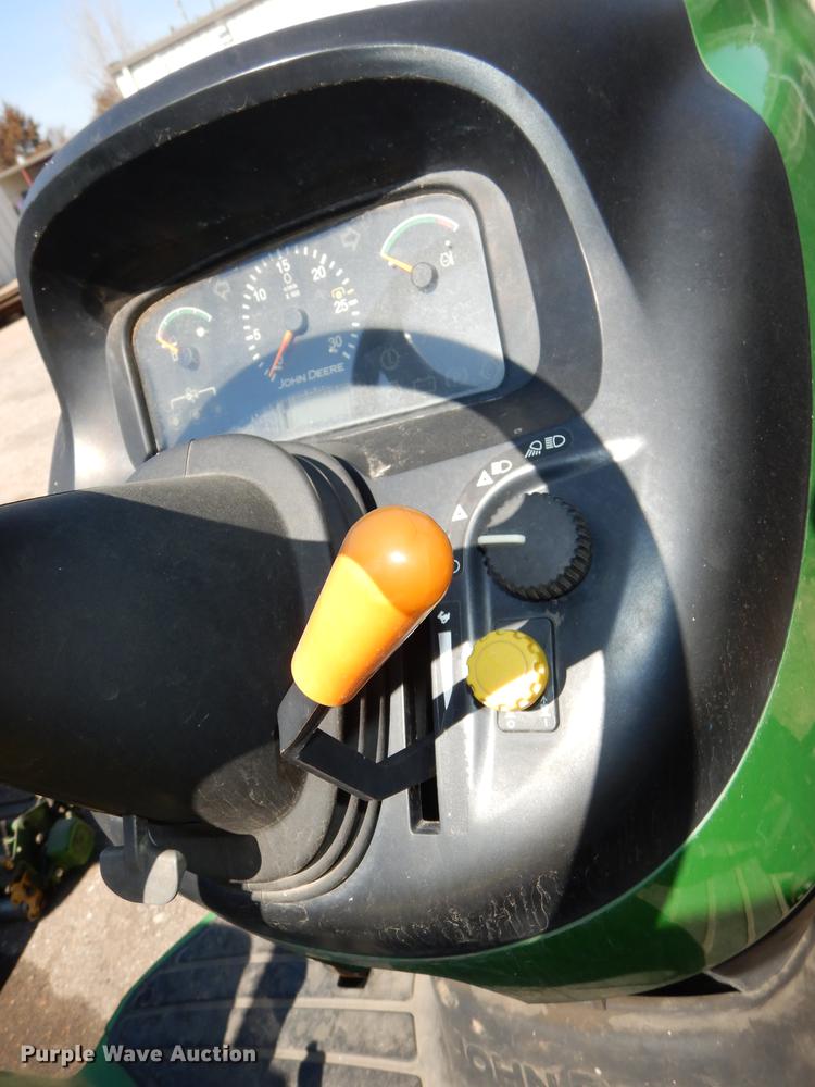 image for item DC0349 2006 John Deere 4520 tractor