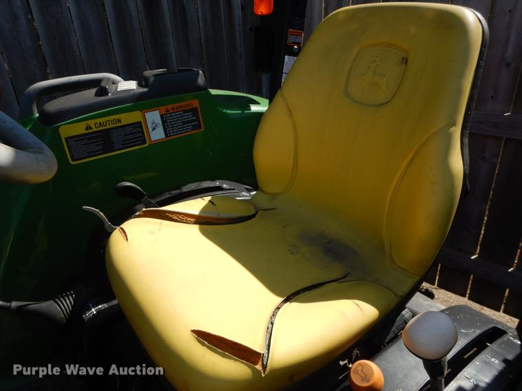 image for item DC0349 2006 John Deere 4520 tractor